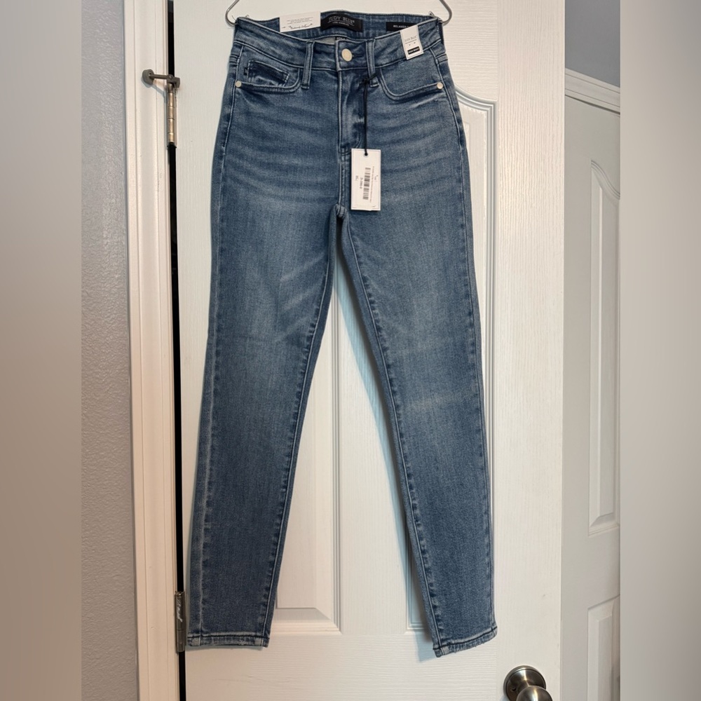Judy Blue Non Distressed Relaxed Fit Jeans